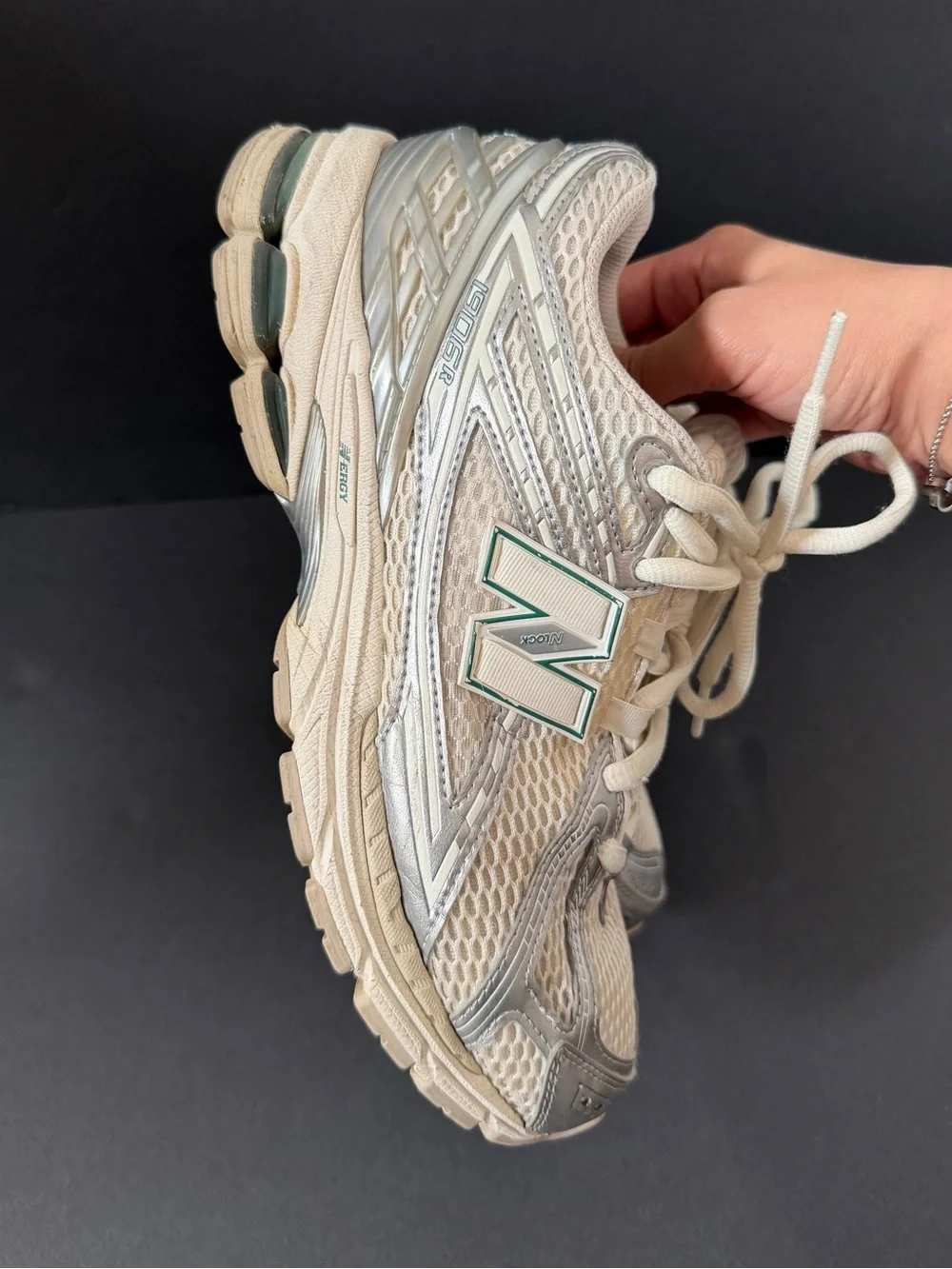 New Balance Beige/Silver Running Sneakers 1906r